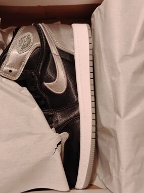 Jordan Retro High OG Box Set in Black and White